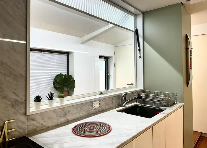 Apartamento Spacious For Up To 8 People, Station & Namsan