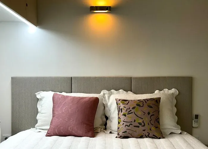 Spacious For Up To 8 People, Station & Namsan Apartamento
