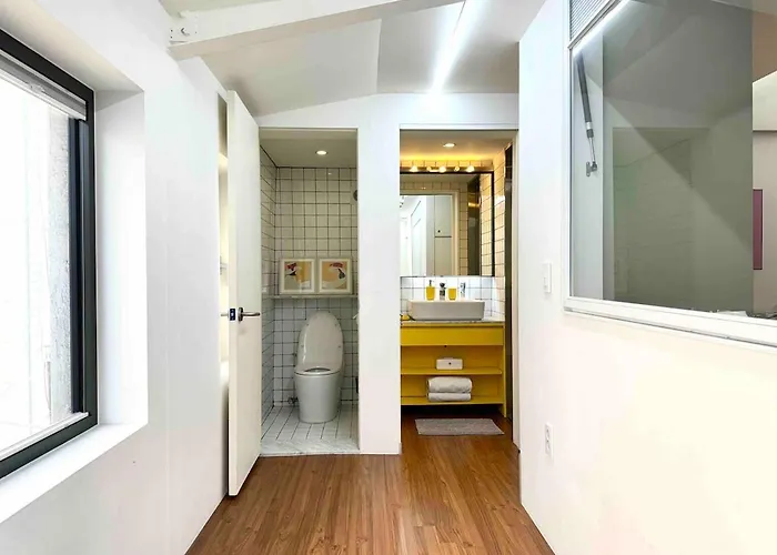 Apartamento Spacious For Up To 8 People, Station & Namsan *