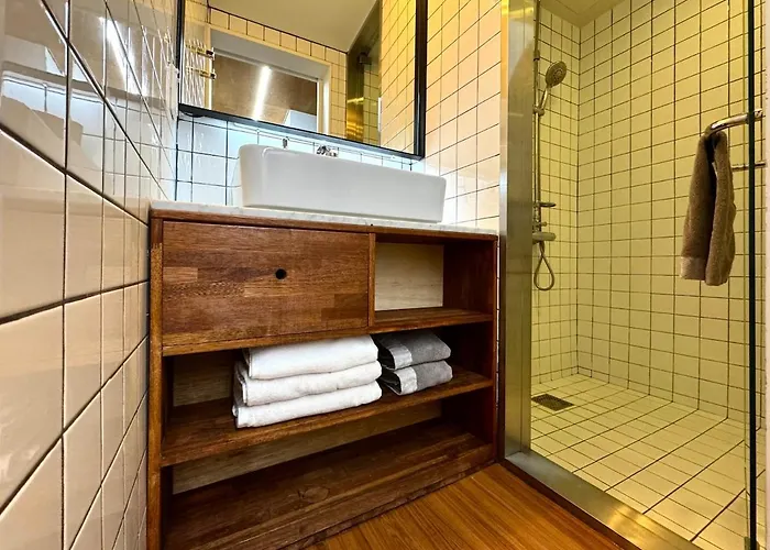 Spacious For Up To 8 People, Station & Namsan Apartamento