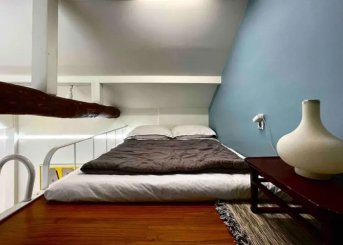 Spacious For Up To 8 People, Station & Namsan *