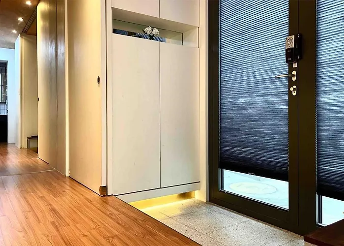 Spacious For Up To 8 People, Station & Namsan Apartamento Seúl