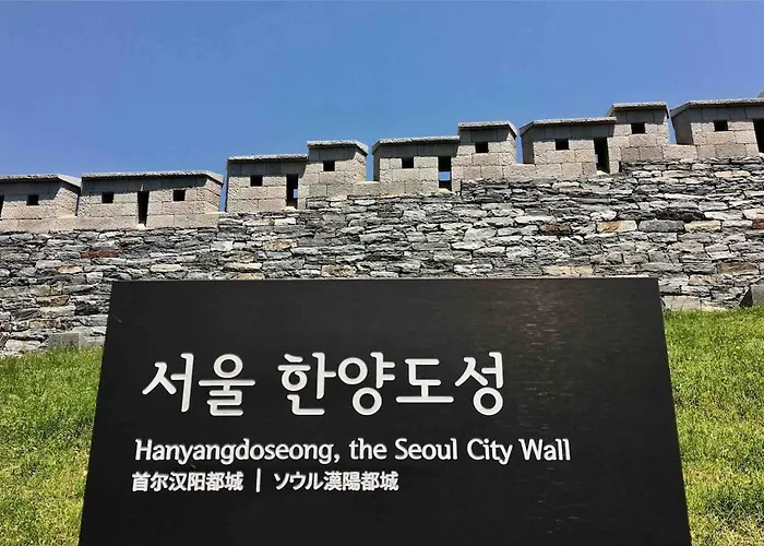 Spacious For Up To 8 People, Station & Namsan Apartamento *